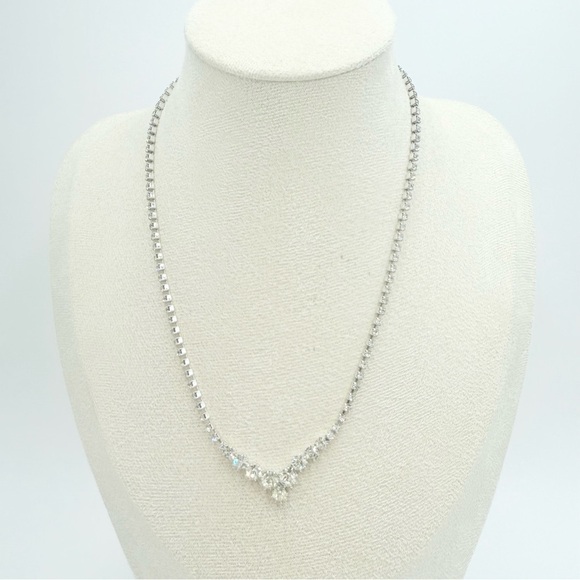 Vintage Chevon Shaped Silver Tone Clear Crystal rhinestones Necklace - Picture 3 of 8